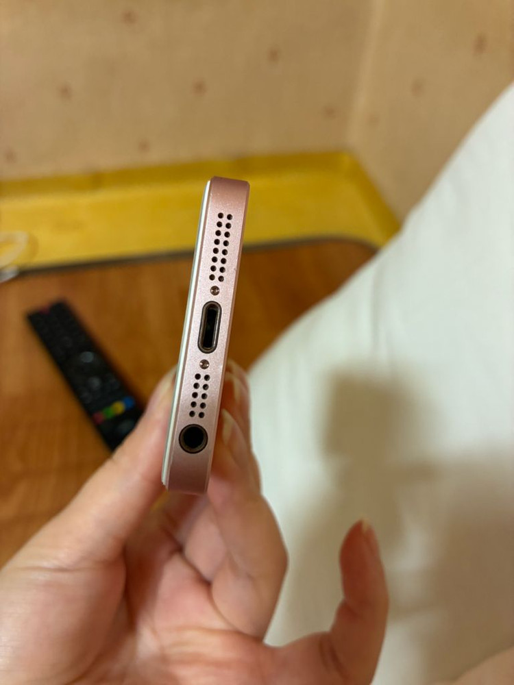아이폰 Se 1 로즈골드 64GB 이미지