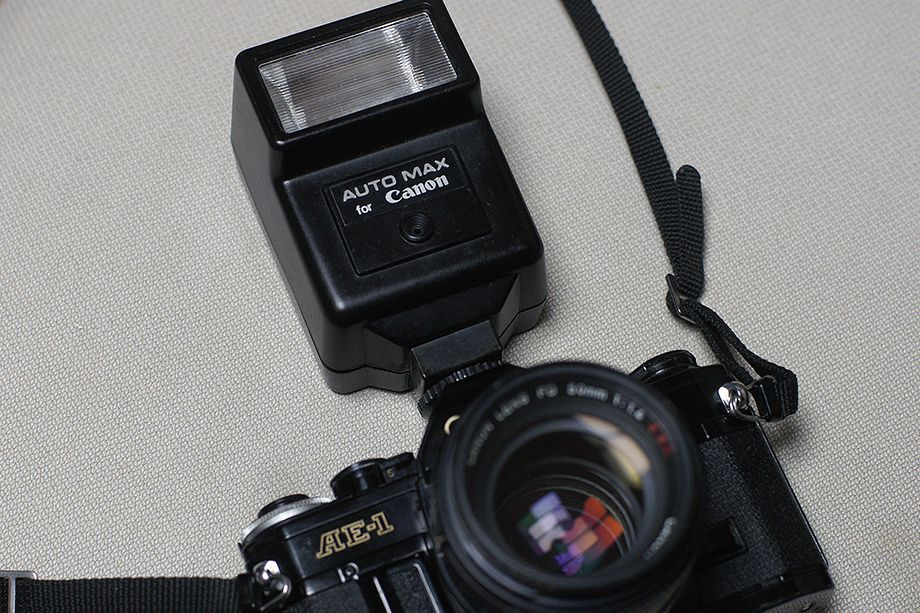 캐논 베스트셀러 AE-1(FD50mm 1.4 S.S.C ) 블랙버젼(케이스포함) 팝니다 이미지