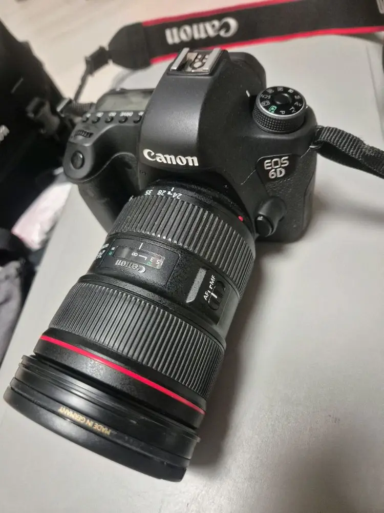 (컷수 11200)캐논 6D 카메라 + 렌즈 캐논 24-70mm L F2.8 II 신계륵 일괄 판매 이미지