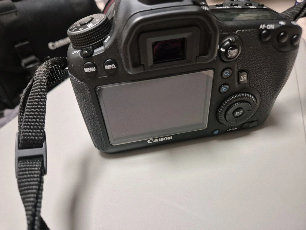 (컷수 11200)캐논 6D 카메라 + 렌즈 캐논 24-70mm L F2.8 II 신계륵 일괄 판매 이미지