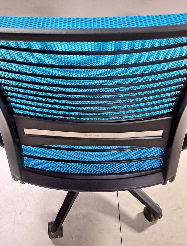 스틸케이스 씽크 V2 의자 (Steelcase Think V2 Chair 465A300) - 파랑 이미지