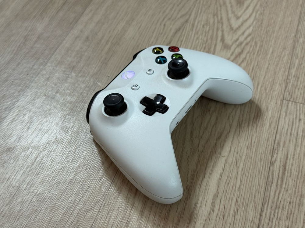 xbox one s 1테라 + 컨트롤러 이미지