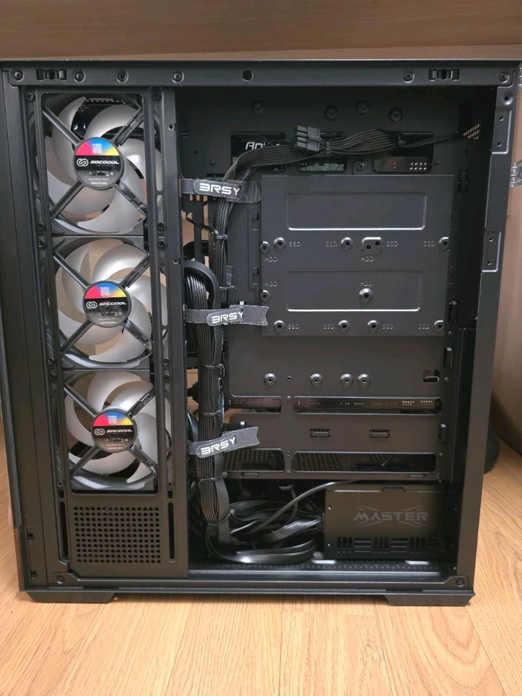 AMD 라이젠 9800x3d, 엔비디아 rtx5070 등 컴퓨터 본체 판매 이미지
