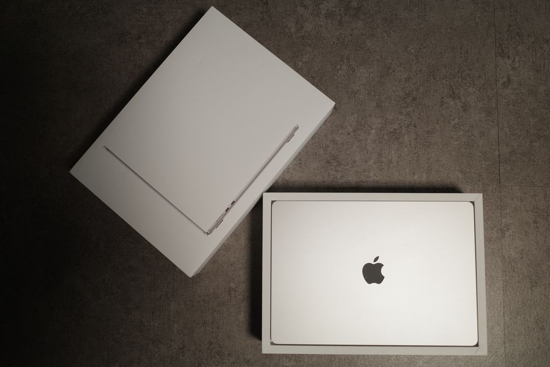 맥북에어 15인치 M5 (16g, 512gb) 실버 판매합니다. 이미지