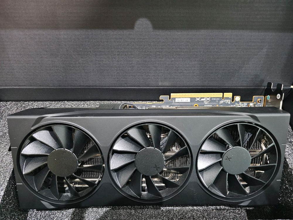 XFX 라데온 RX 9070XT SWIFT 이미지