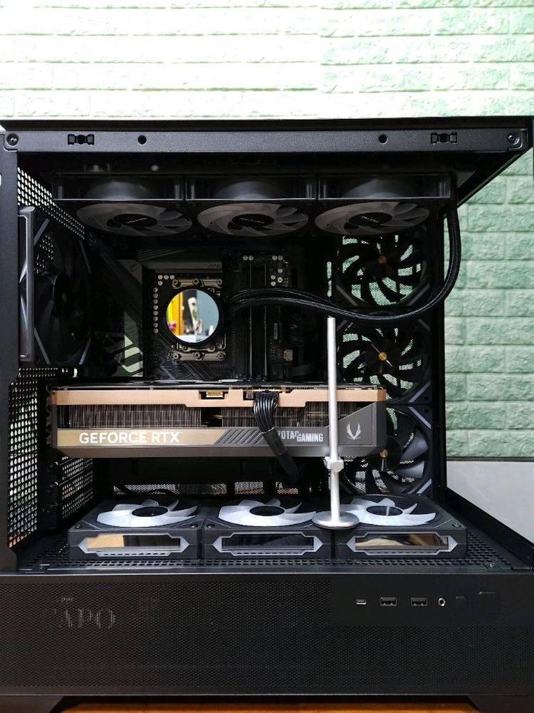 미사용 ) 9800X3D & RTX5070TI 게이밍 컴퓨터 PC 판매 이미지