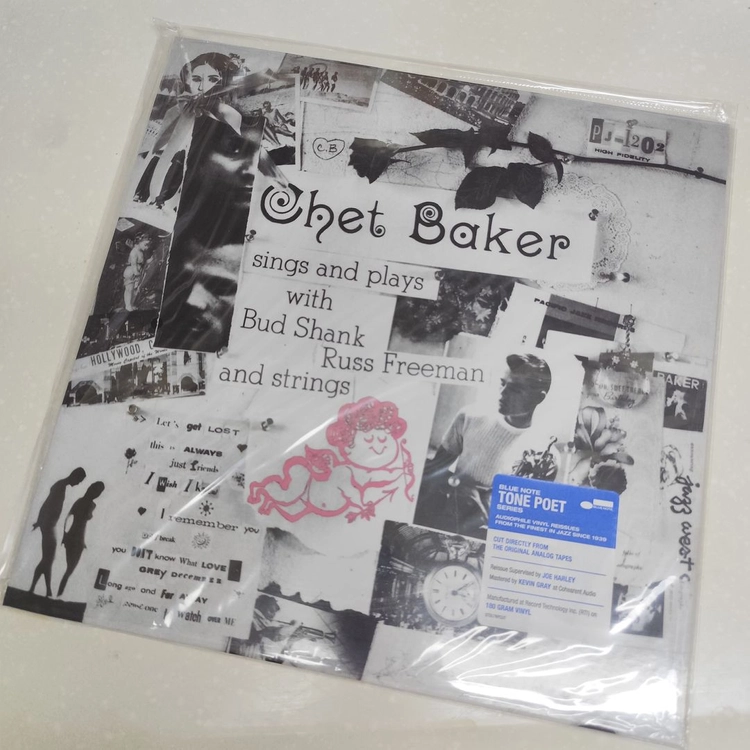 Chet Baker (쳇 베이커) - Sings And Plays (LP) 이미지