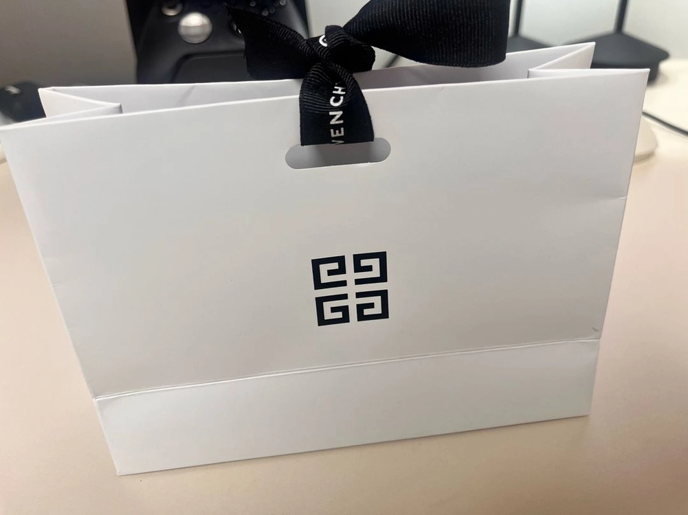 지방시 남자 립밤 앵떼르디 이미지