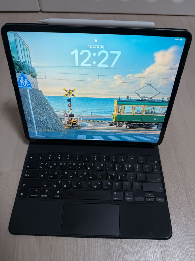 Apple iPad Pro 4세대 12.9 128기가 셀룰러 애플펜슬 매직키보드 포함 이미지