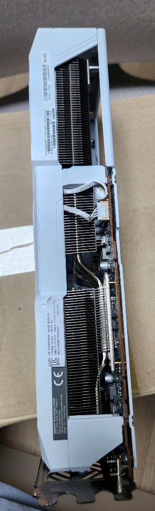 사파이어 rx 9070xt pure 퓨어 이미지
