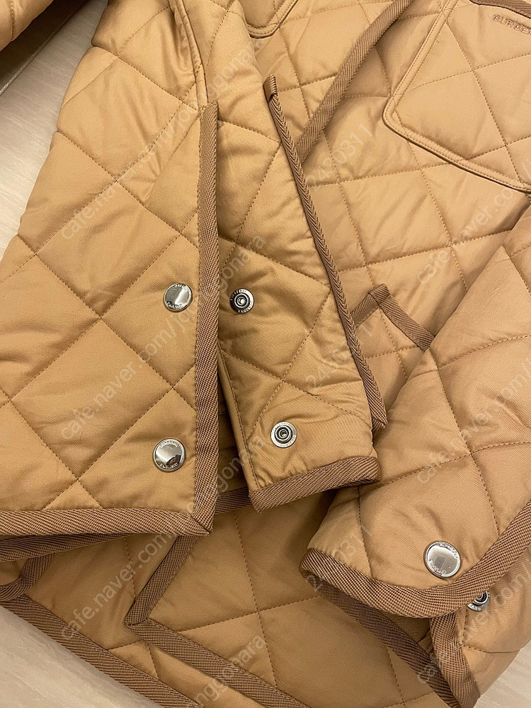 BURBERRY 버버리 다이아몬드 퀼팅 로고 남성 자켓 23SS 8058116 판매 이미지