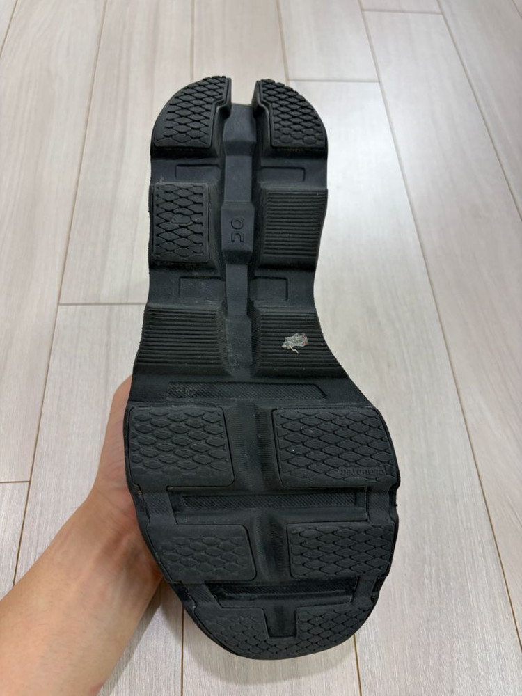 온러닝 파프 클라우드몬스터2 블랙 마그넷 270 이미지