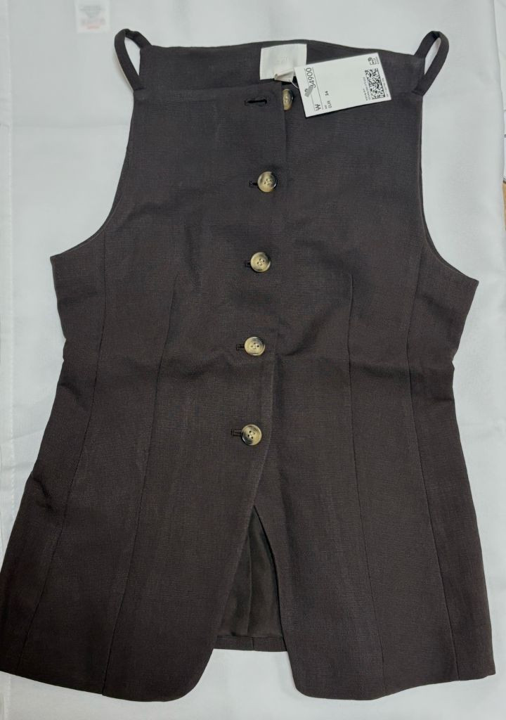 H&M 테이퍼드 베스트/ 새거/ 하객룩/ 정장 이미지