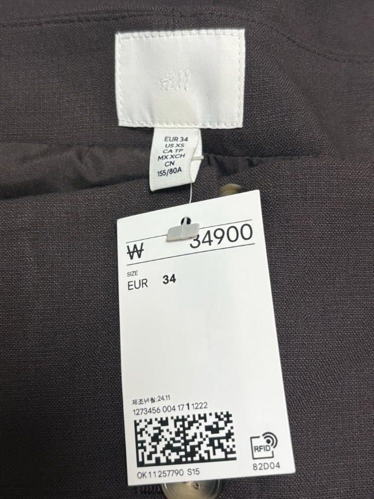 H&M 테이퍼드 베스트/ 새거/ 하객룩/ 정장 이미지