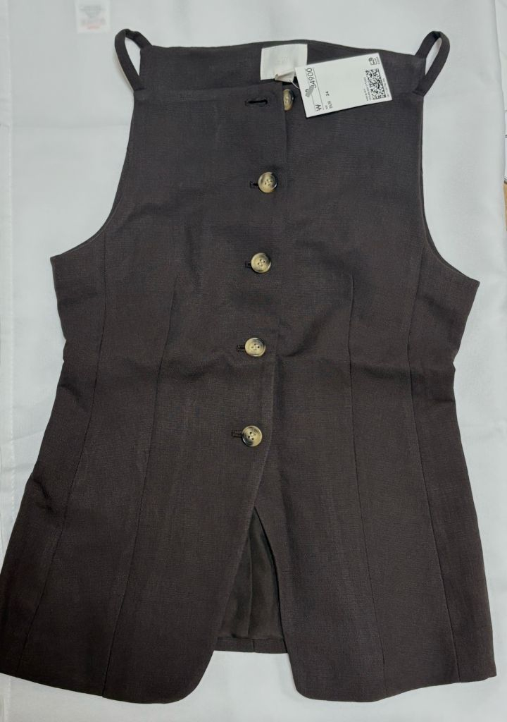 H&M 테이퍼드 베스트/ 새거/ 하객룩/ 정장 이미지