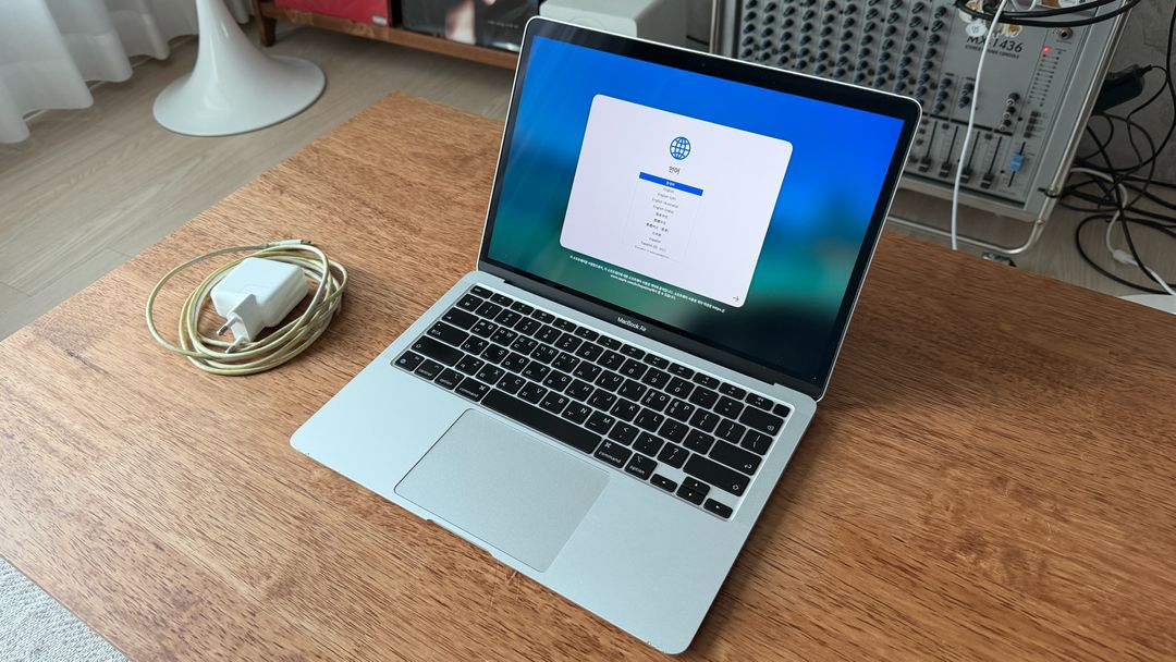 맥북 에어 m1 실버 고급형 박스풀 (256/16gb) 이미지