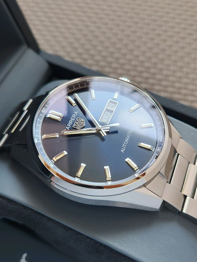 태그호이어 까레라 데이데이트 오토매틱 블루 41mm 이미지