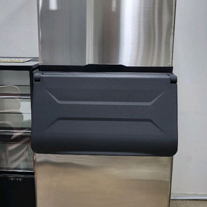 카이저제빙기 IMK-350 업소용대용량 일생산량 300키로 큐빅사이즈 수냉식제빙기 버티칼타입얼음 이미지