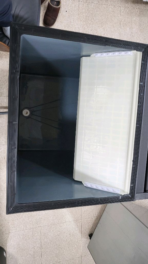 카이저제빙기 IMK-350 업소용대용량 일생산량 300키로 큐빅사이즈 수냉식제빙기 버티칼타입얼음 이미지
