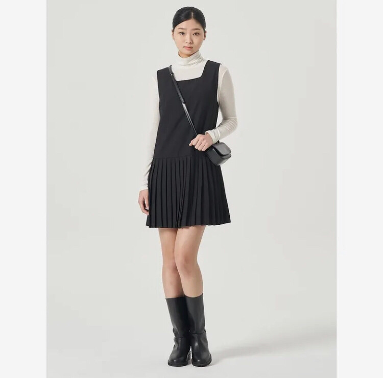 에잇세컨즈 밑단 플리츠 미니 원피스 블랙 s 이미지