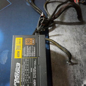 파워스테이션3 정격 브론즈600W 파워서플라이 이미지