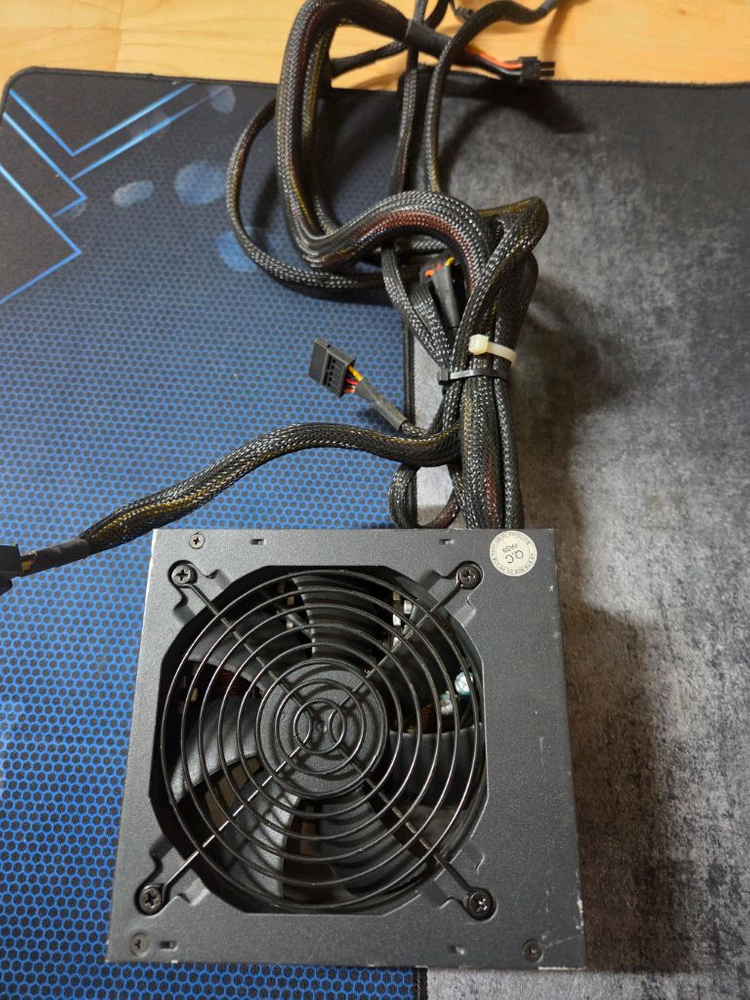 파워스테이션3 정격 브론즈600W 파워서플라이 이미지