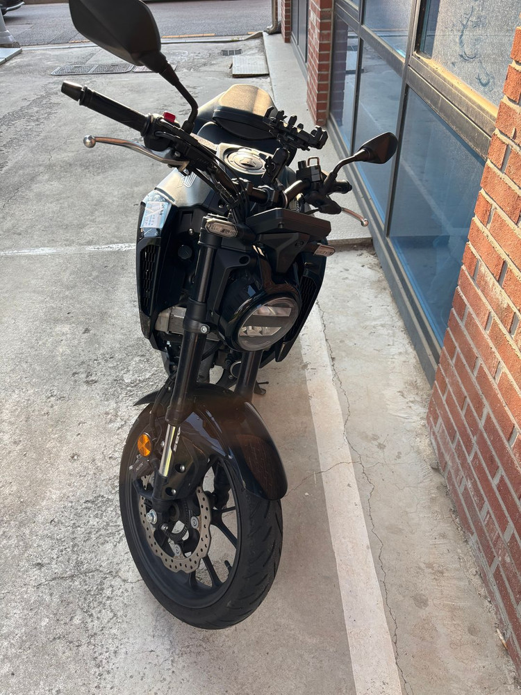 혼다 CB125R 125cc 오토바이 이미지