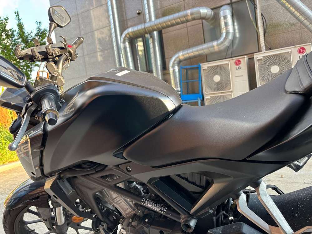 혼다 CB125R 125cc 오토바이 이미지