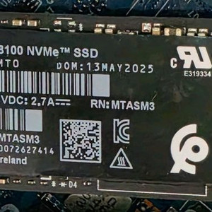 WD Black SN8100 4TB NVMe SSD 판매합니다 이미지