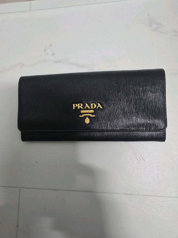 프라다 장지갑 이미지