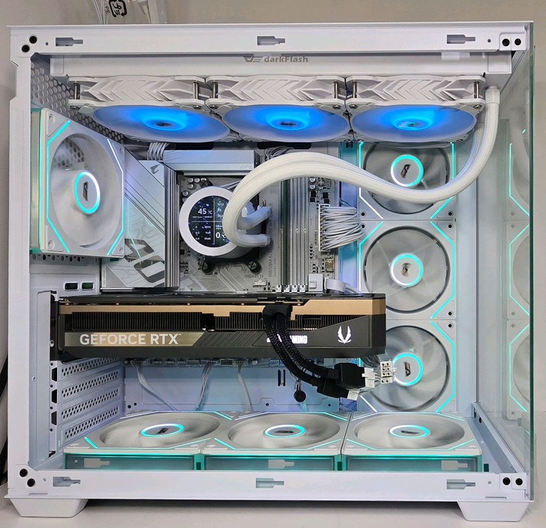 (새제품 수랭 화이트)9800X3D, RTX5070Ti, 32GB, 수랭쿨러, 850W GOLD,방송게이밍컴퓨터본체 이미지
