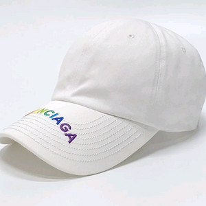 발렌시아가 볼캡 프리 이미지