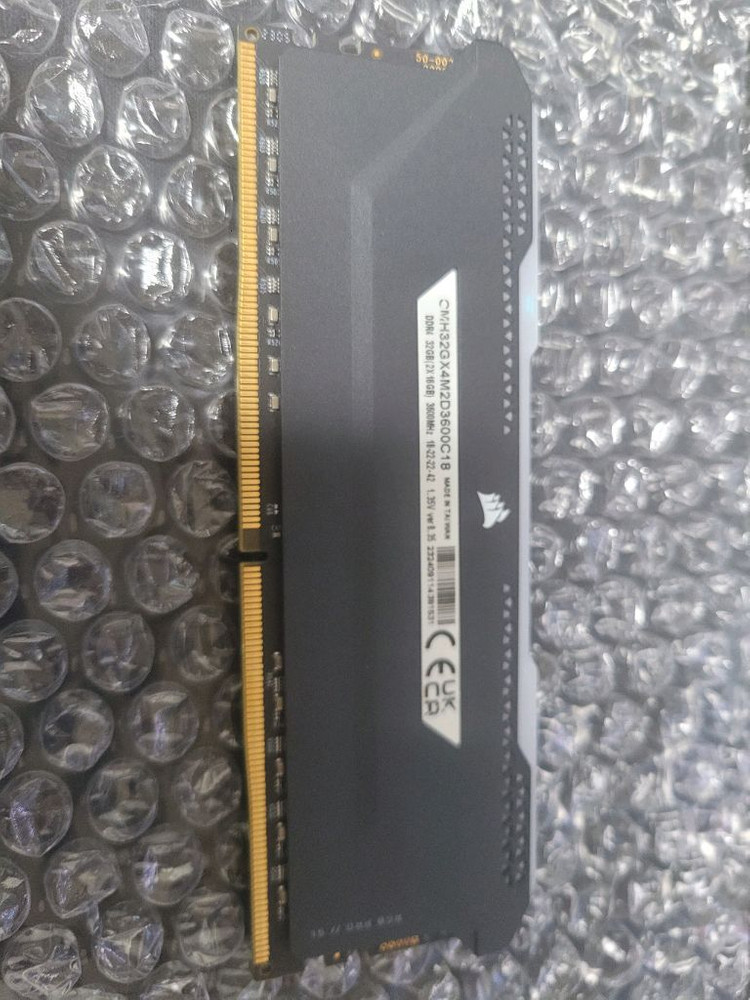 DDR4 16g 3600 커세어 램 이미지
