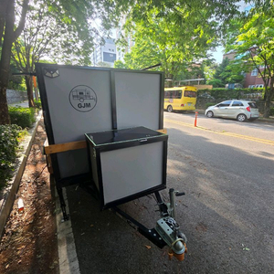 캠핑 트레일러 이미지