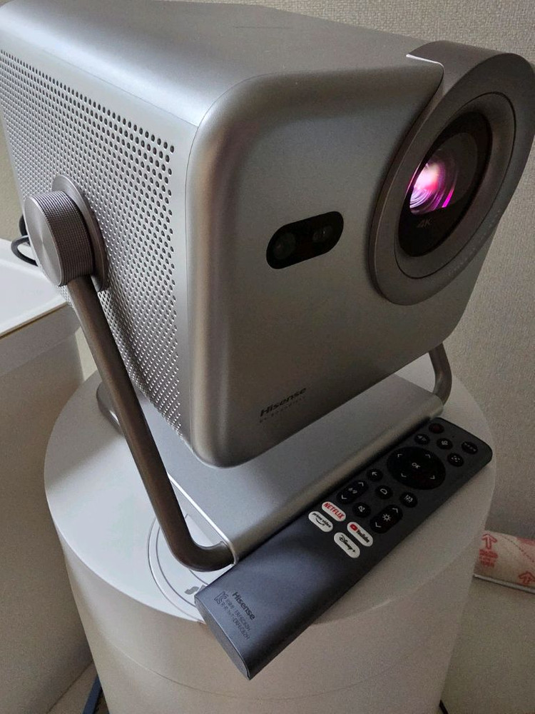 하이센스 M2 Pro 4K 빔 프로젝트 이미지
