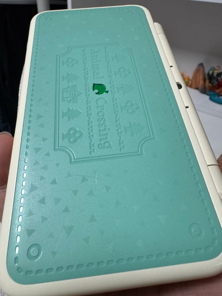 휴대용 게임기 2DS XL 동물의숲 에디션 이미지