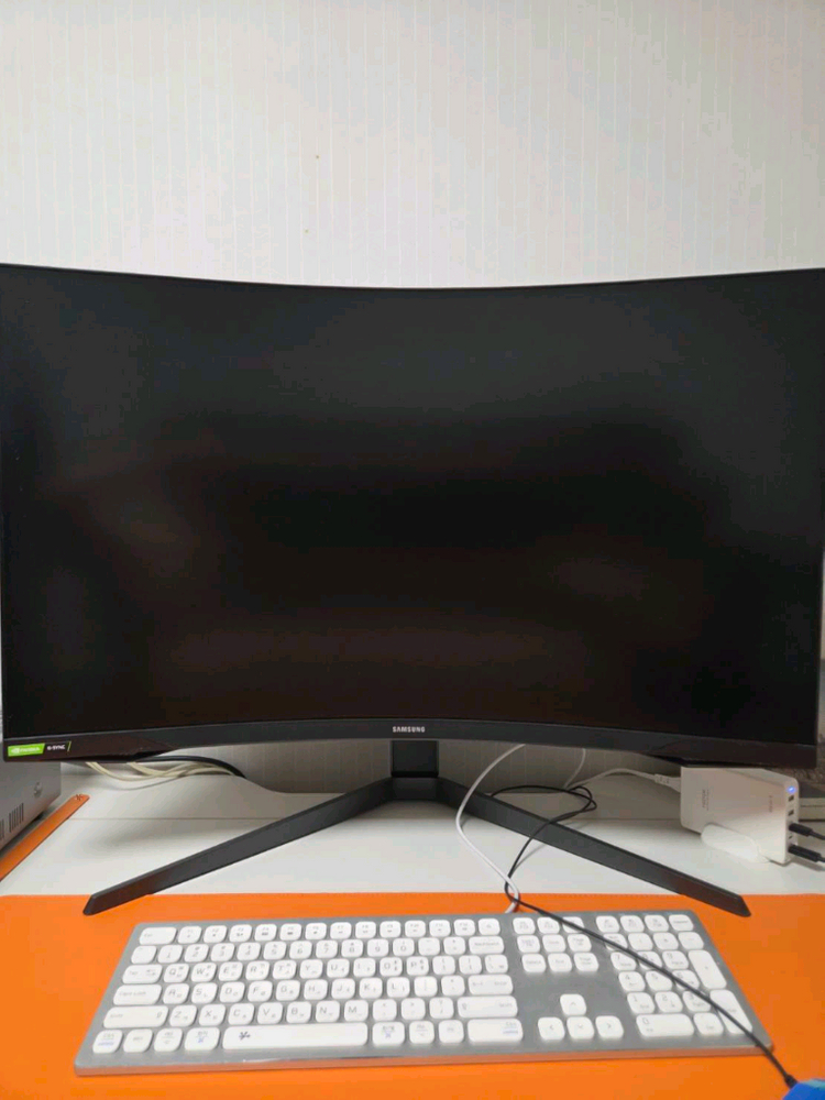 삼성전자 C32G74TQSK 32인치 커브드 모니터 이미지
