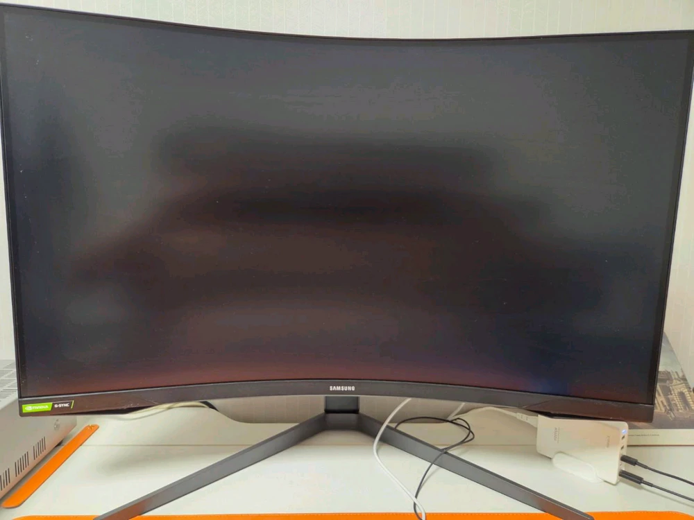 삼성전자 C32G74TQSK 32인치 커브드 모니터 이미지