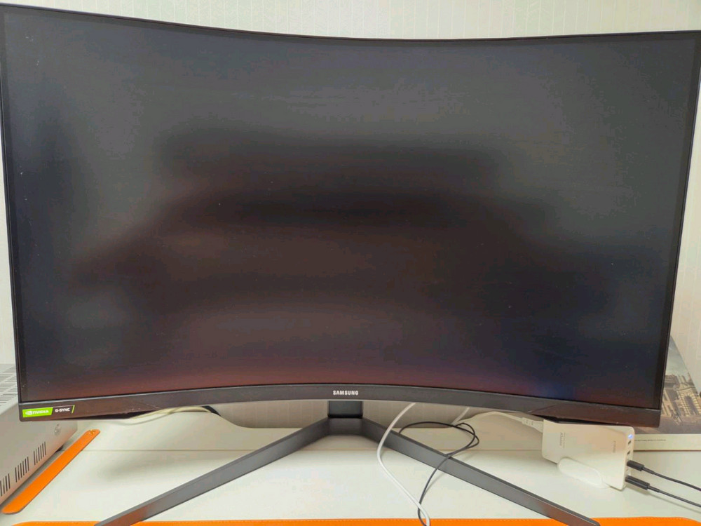 삼성전자 C32G74TQSK 32인치 커브드 모니터 이미지