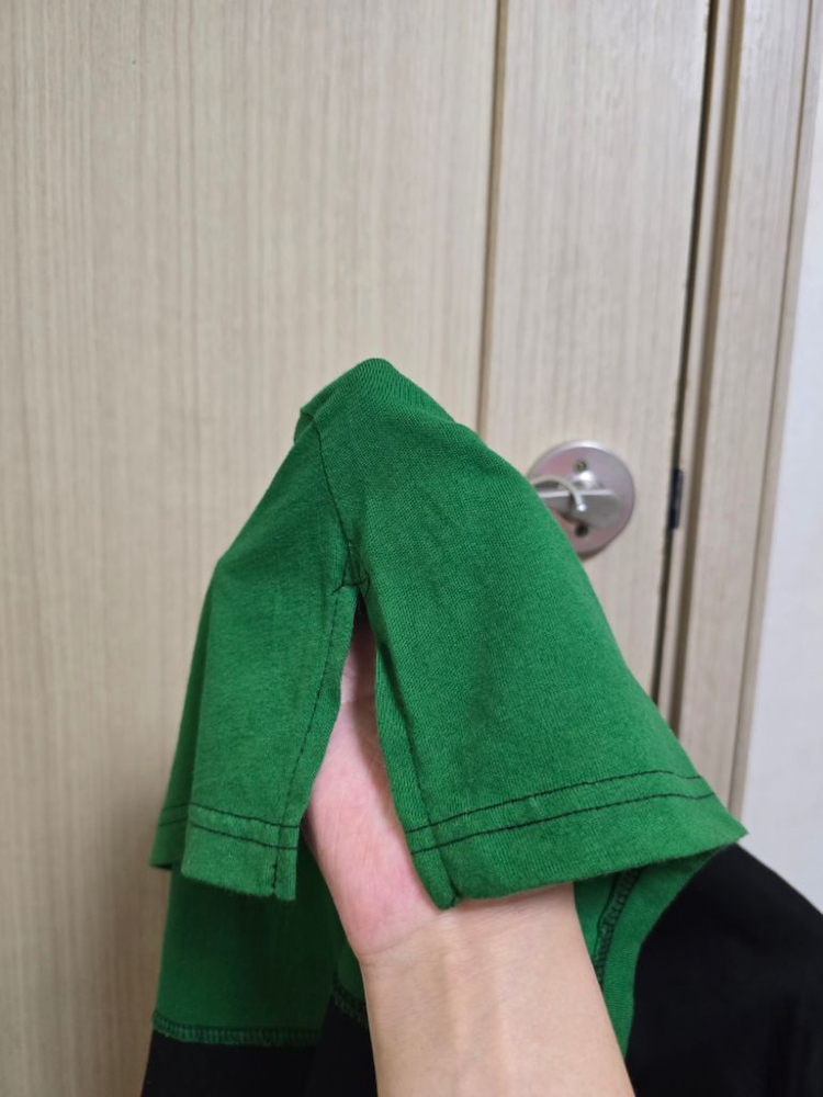 블랙그린 절개반팔티셔츠 이미지