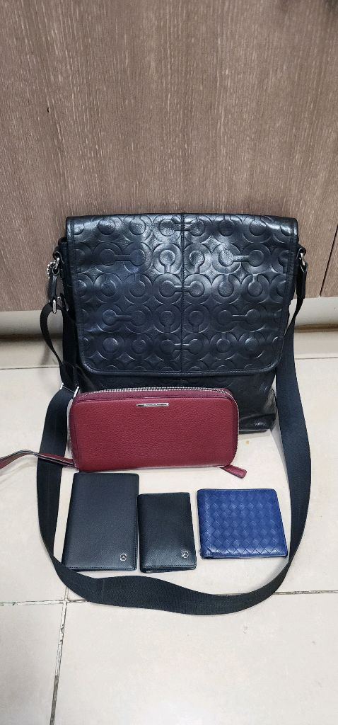코치 남성 가죽 메신저백 이미지