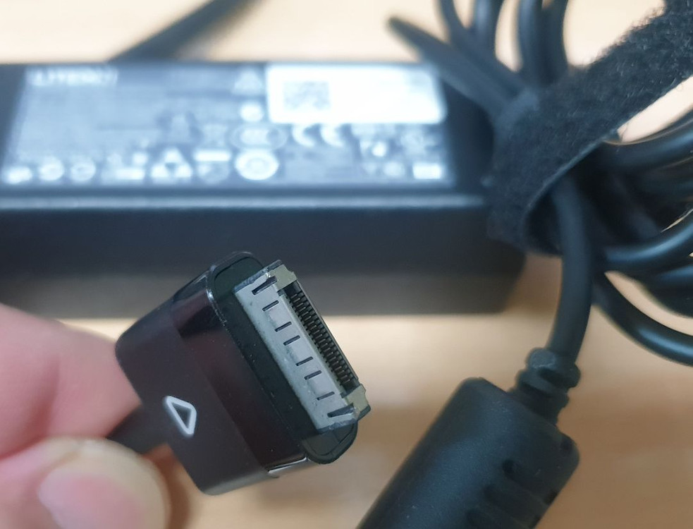 DELL 노트북 충전 어댑터 PA-1300-04 19V 1.58A 이미지