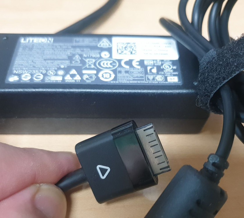 DELL 노트북 충전 어댑터 PA-1300-04 19V 1.58A 이미지