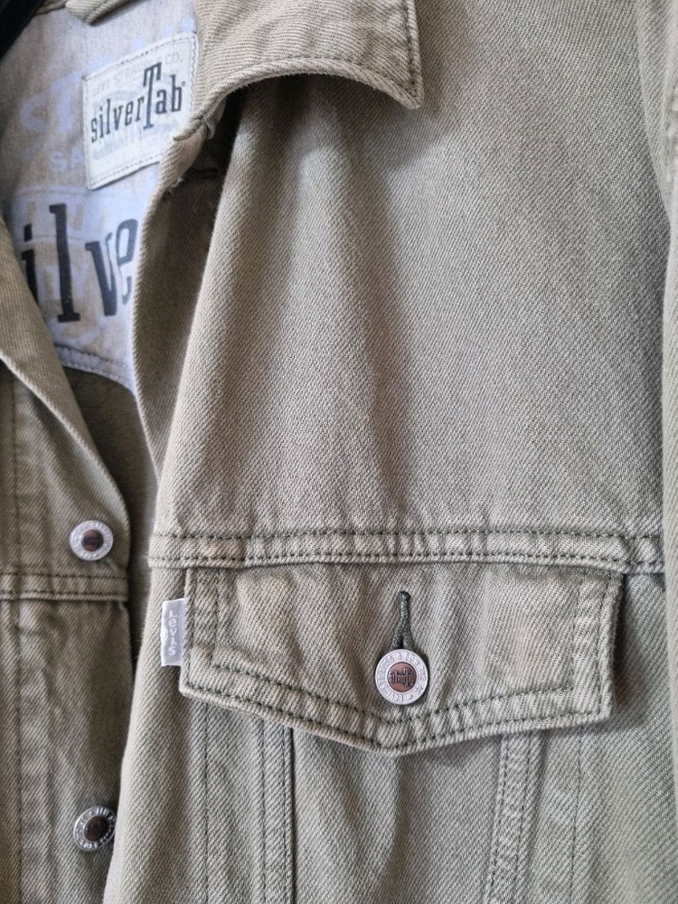 Levis Silver Tab 리바이스 실버탭 트러커 재킷 릴렉스핏 재킷 M사이즈 국내 105사이즈 판매합니다~! 이미지