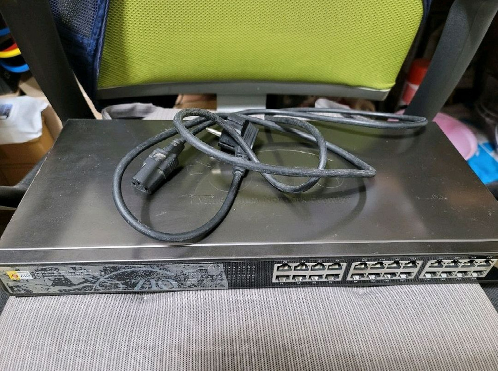 Bless ZIO FSB2450SW V 스위치허브 24포트 이미지