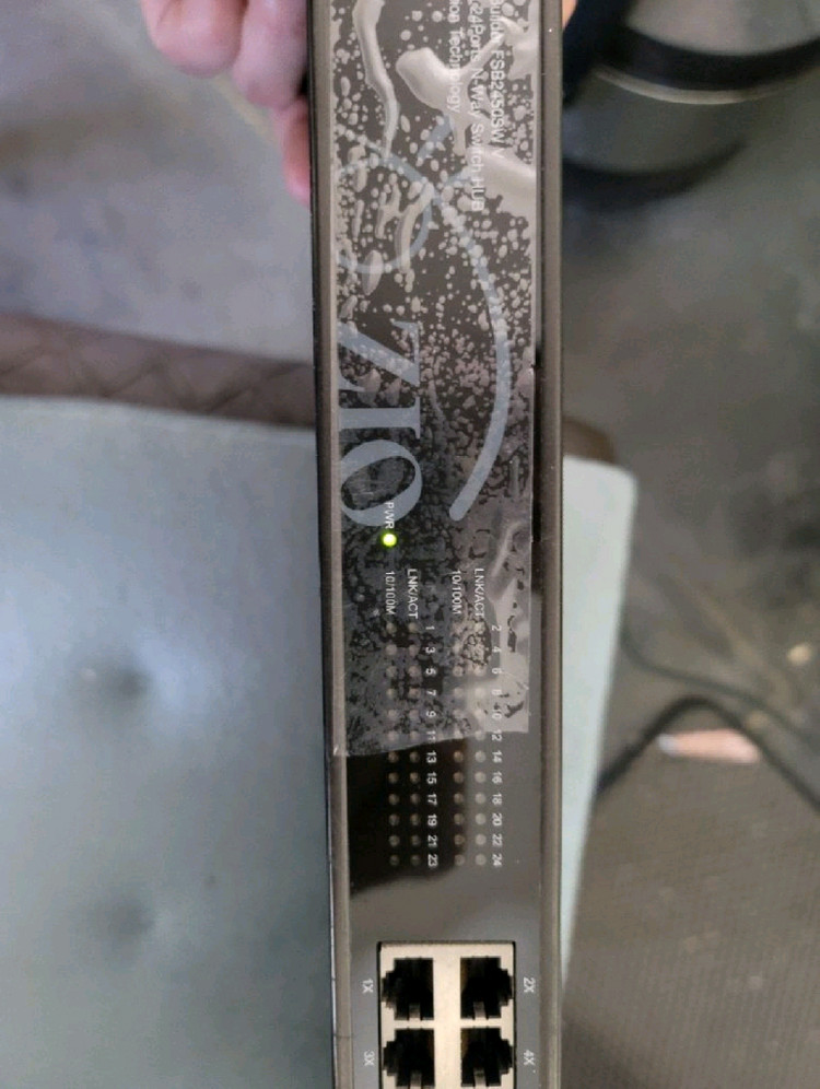 Bless ZIO FSB2450SW V 스위치허브 24포트 이미지