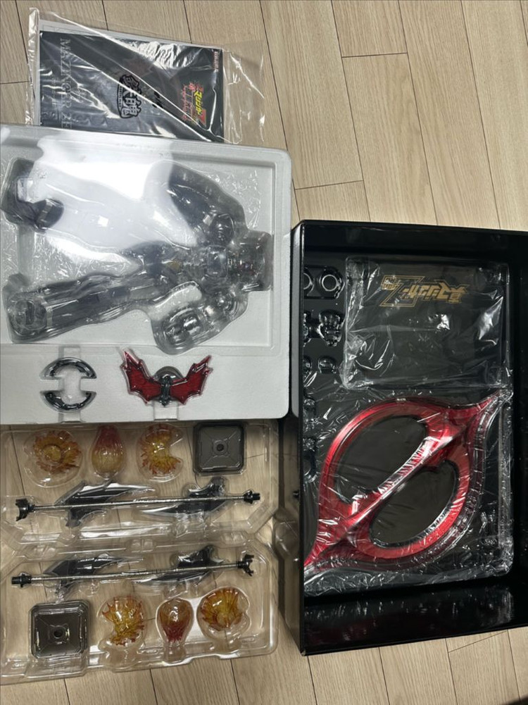 JND 셀리나카일(공홈), Threezero 테카맨, CCS 마징카이저 제로, 진겟타, 반다이 그렌라간 판매합니다. 이미지