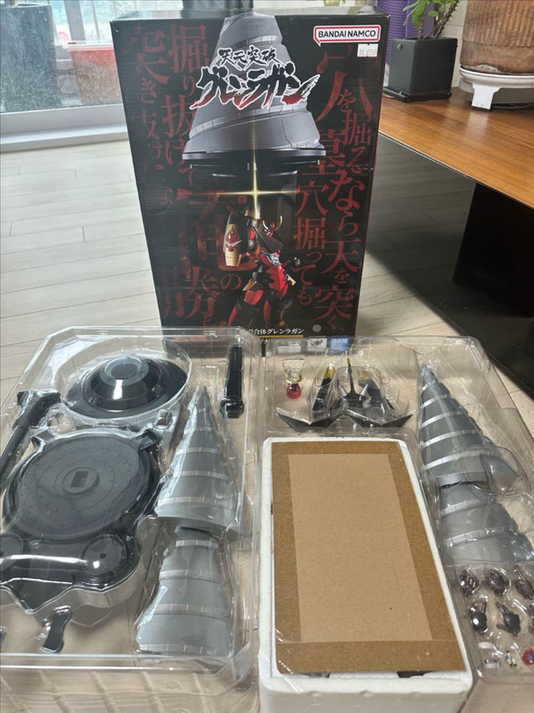 JND 셀리나카일(공홈), Threezero 테카맨, CCS 마징카이저 제로, 진겟타, 반다이 그렌라간 판매합니다. 이미지