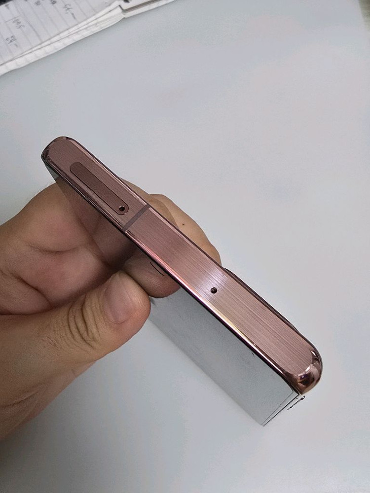 갤럭시 노트20 256GB 미스틱 브론즈/ 배터리 교체함/ S급/ 펜촉 1개 여분/ 박스 보유 이미지