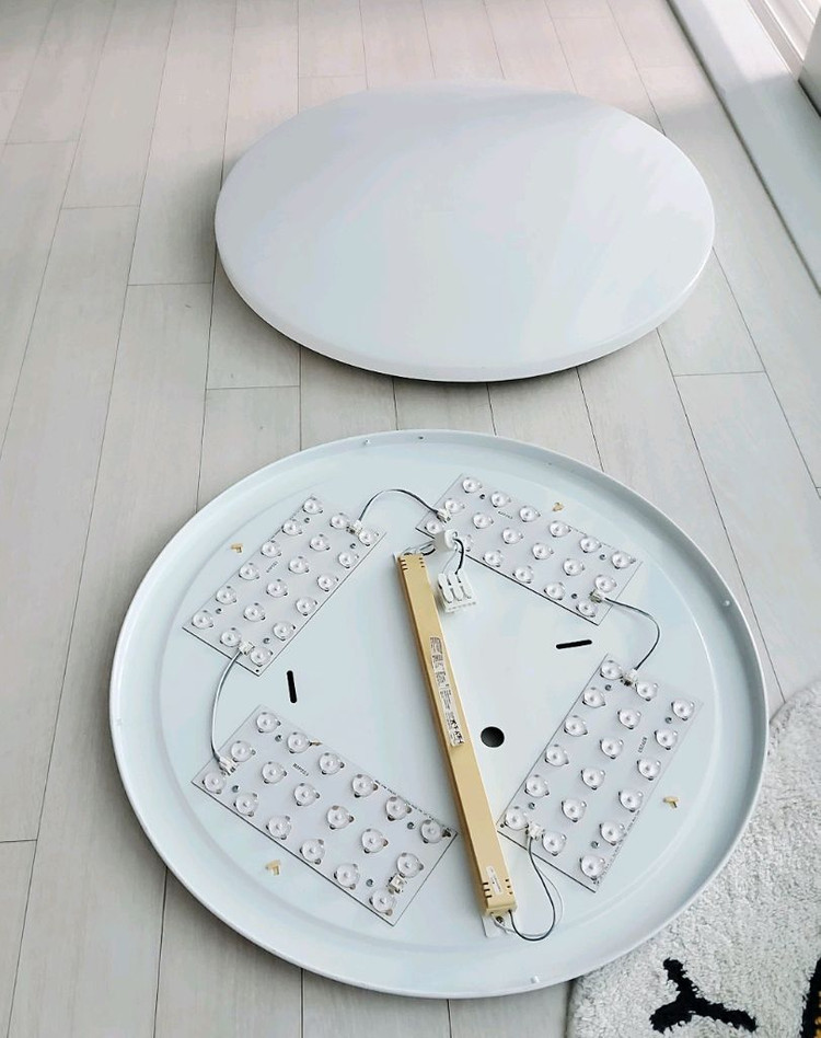 미사용 신품 대형 led 거실등. 이미지